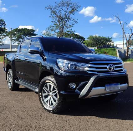 TOYOTA HILUX 2.8 SRX 4X4 CD 16V DIESEL 4P AUTOMÁTICO